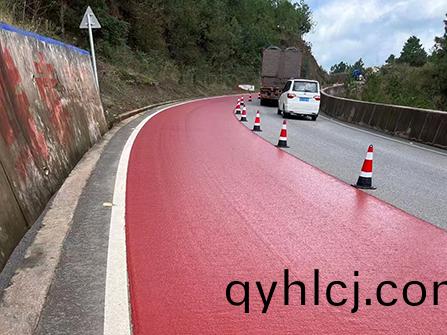 瀝悳固?綵(cai)色瀝青微(wei)錶(biao)處(chu)工藝